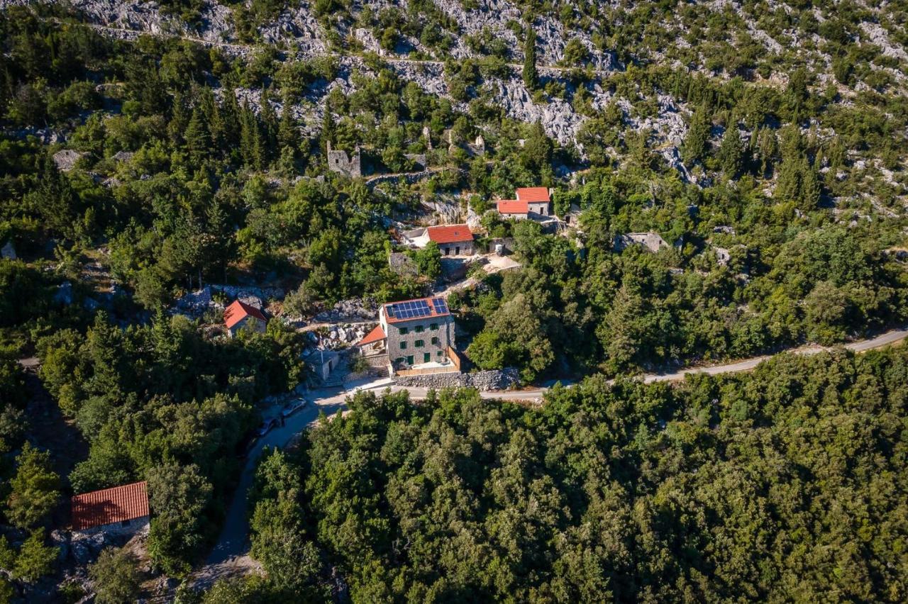 Lazini Dvori