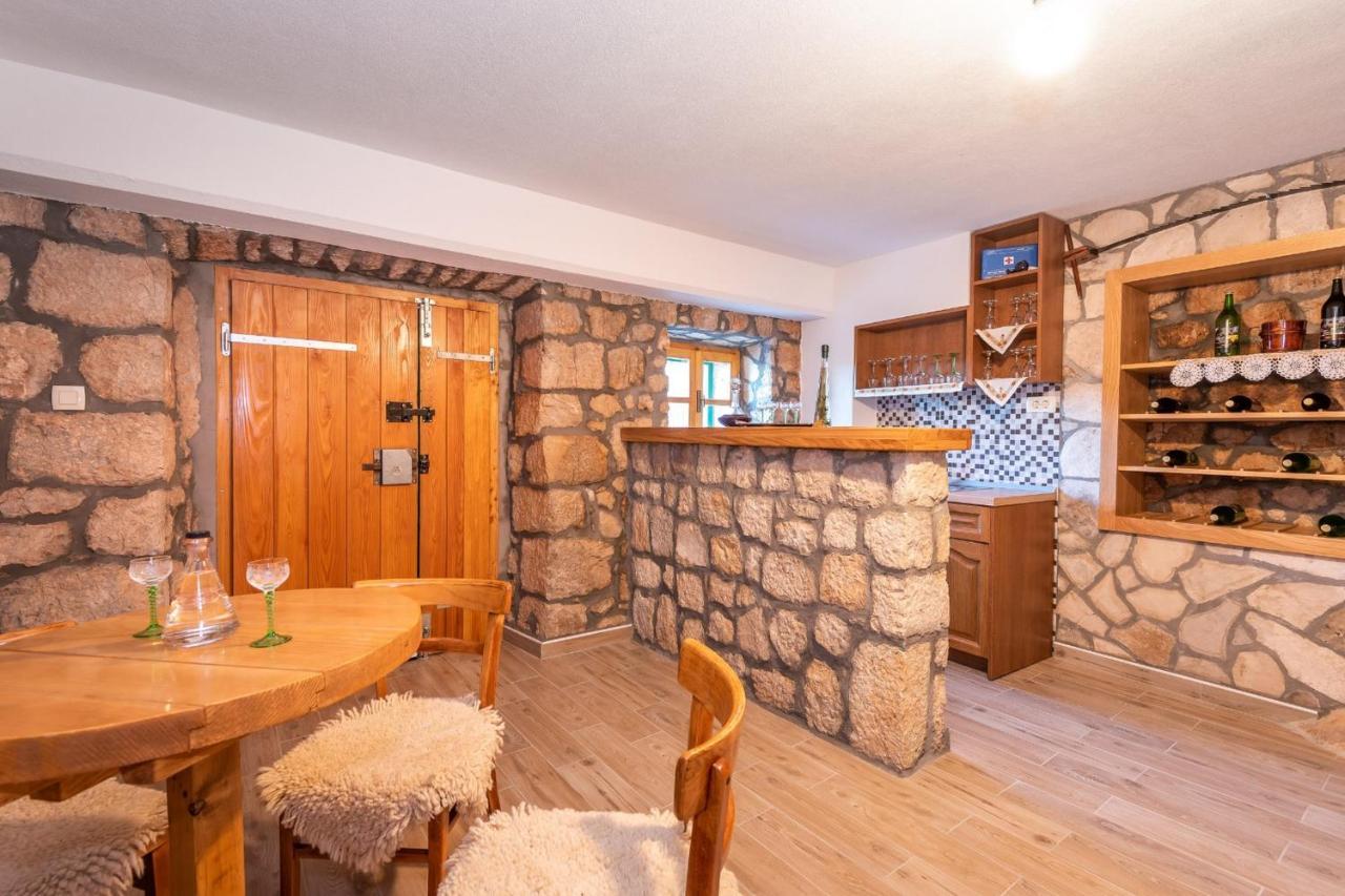 Lazini Dvori Villa