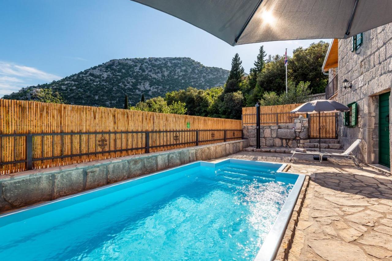 Lazini Dvori Villa